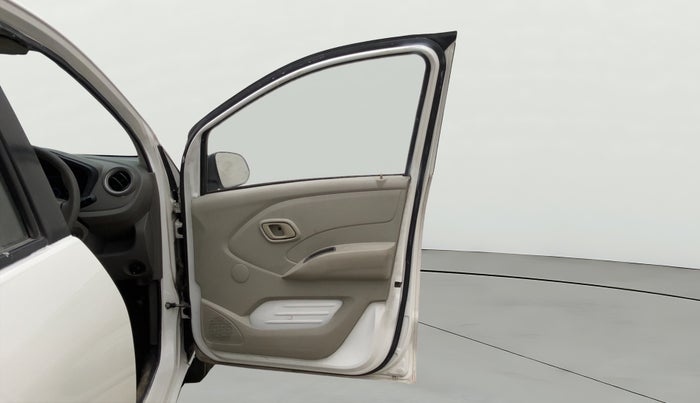 2017 Datsun Redi Go T (O), Petrol, Manual, 50,105 km, RHS Front Door