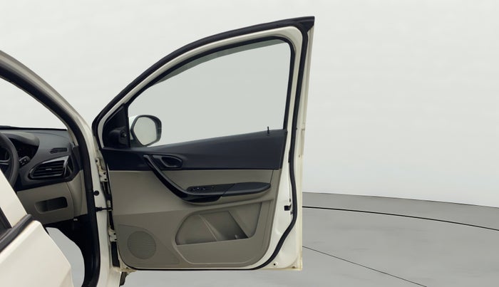 2018 Tata Tiago XT PETROL, Petrol, Manual, 58,410 km, RHS Front Door