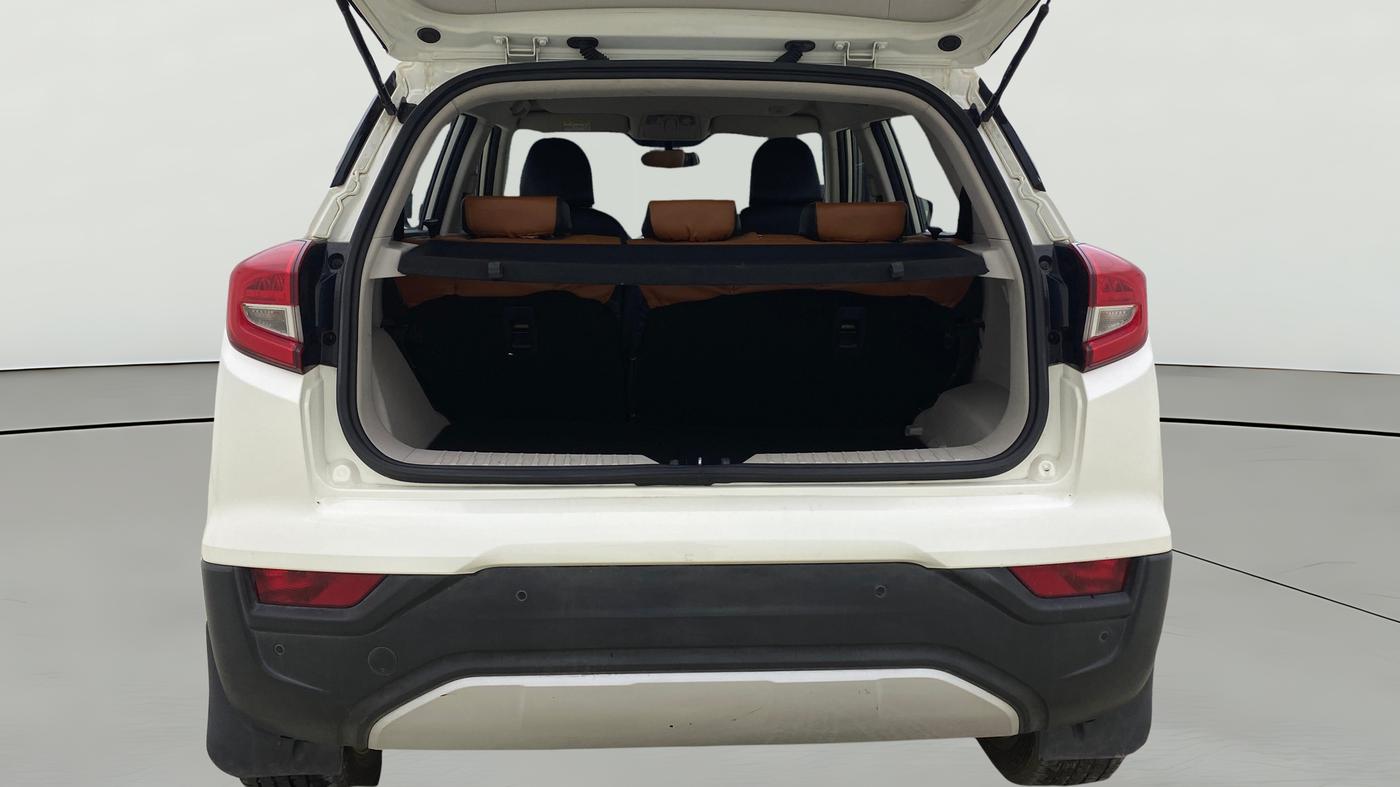 2021 Mahindra XUV300 W8 1.2 PETROL, Petrol, Manual, 98,307 km, Boot Open Zoomed View