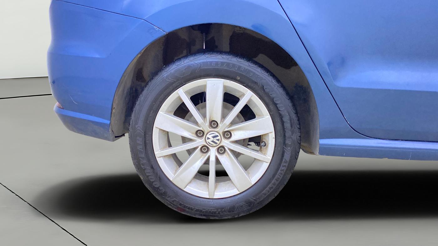 2016 Volkswagen Ameo HIGHLINE1.2L, CNG, Manual, 91,873 km, Right Rear Wheel