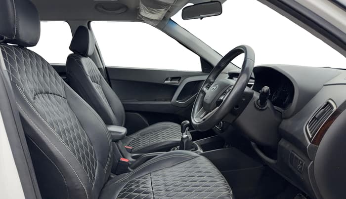 2016 Hyundai Creta SX PLUS 1.6 PETROL, Petrol, Manual, 39,510 km, Right Side Front Door Cabin
