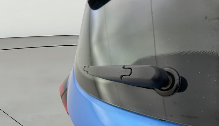 2021 Renault Kiger RXT 1.0 TURBO MT DUAL TONE, Petrol, Manual, 13,273 km, Rear Wiper