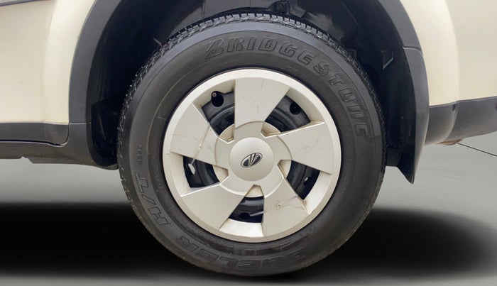 2015 Mahindra XUV500 W6, Diesel, Manual, 1,24,192 km, Left Rear Wheel