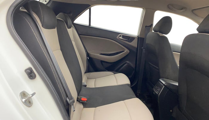 2015 Hyundai Elite i20 SPORTZ 1.2 (O), Petrol, Manual, 78,588 km, Right Side Rear Door Cabin