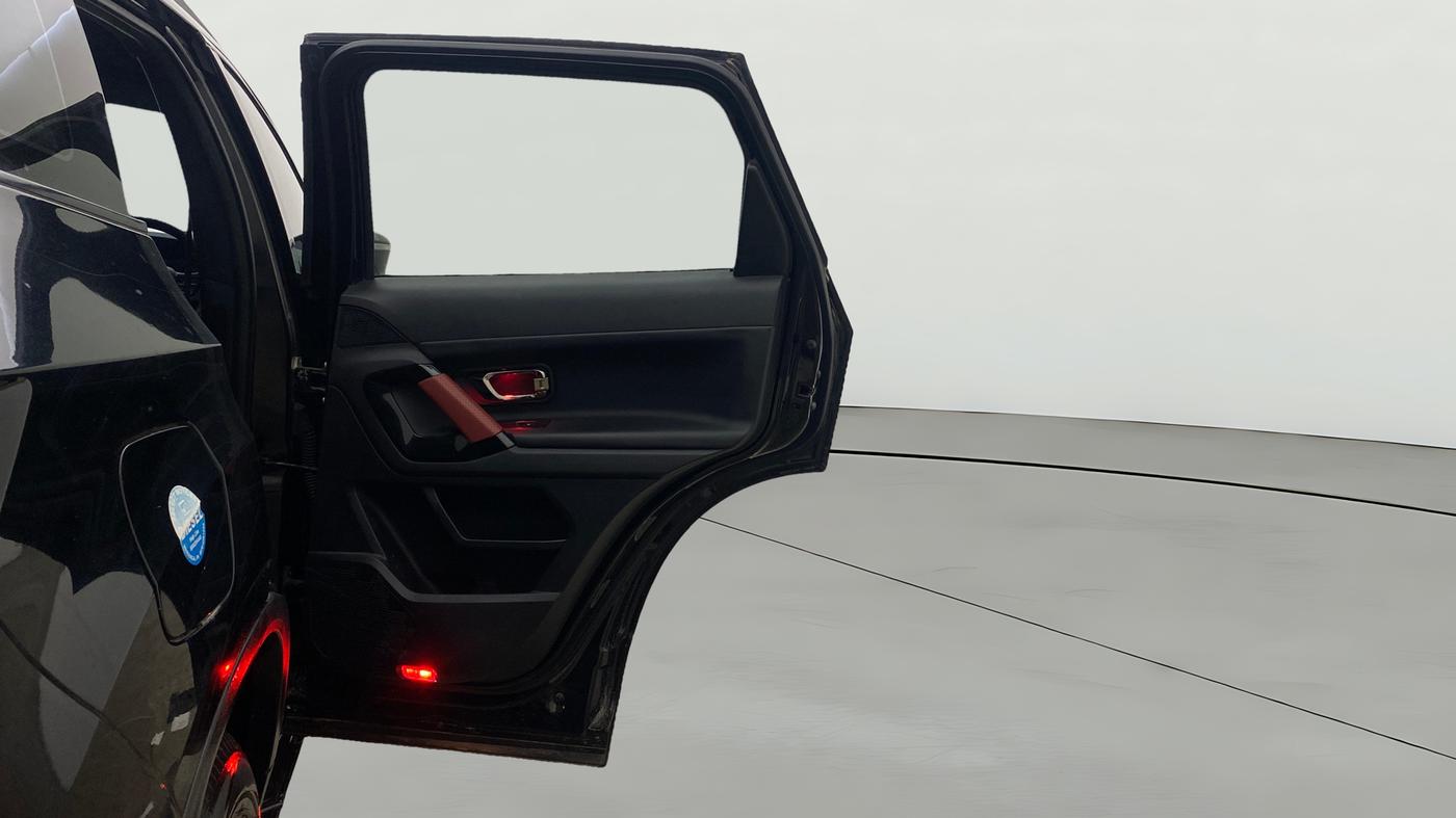 2023 Tata Safari XZA PLUS O RED DARK , Diesel, Automatic, 1,18,926 km, RHS Rear Door