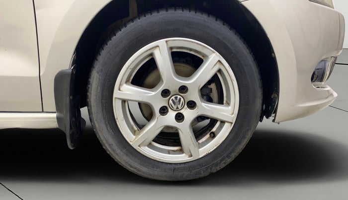 2014 Volkswagen Vento HIGHLINE DIESEL 1.6, Diesel, Manual, 12,300 km, Right Front Wheel