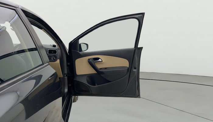 2018 Volkswagen Ameo HIGHLINE PLUS 1.5L AT 16 ALLOY, Diesel, Automatic, 1,42,913 km, RHS Front Door