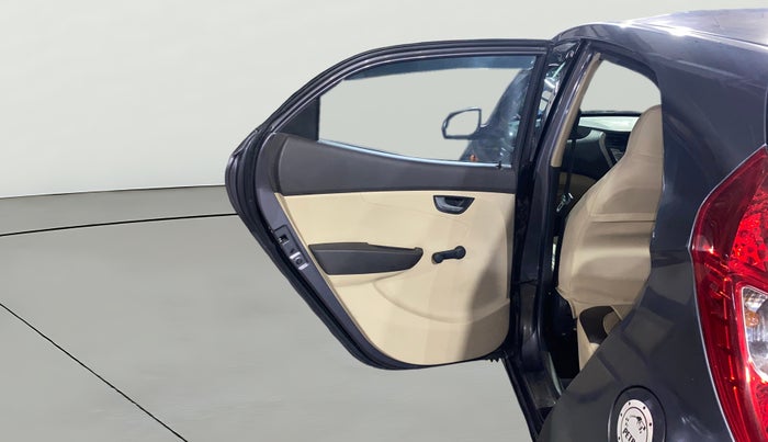 2015 Hyundai Eon SPORTZ, Petrol, Manual, 33,877 km, LHS Rear Door