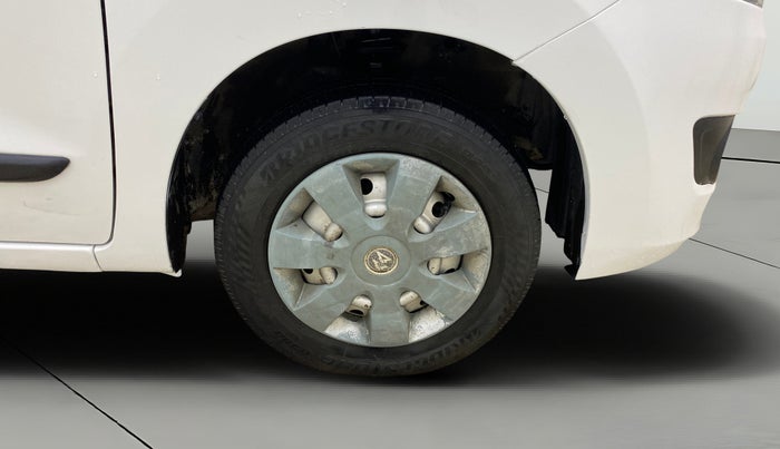 2013 Maruti Wagon R 1.0 LXI, CNG, Manual, 78,900 km, Right Front Wheel