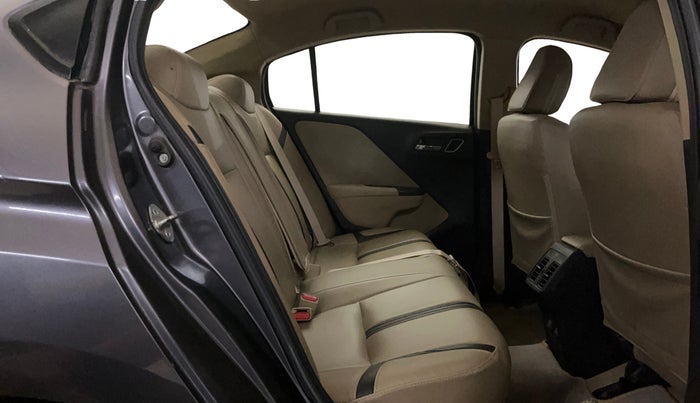 2018 Honda City 1.5L I-VTEC V MT, Petrol, Manual, 30,387 km, Right Side Rear Door Cabin