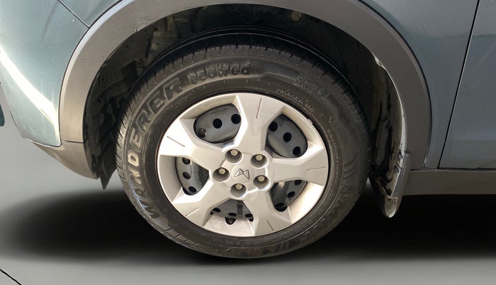 2023 Mahindra XUV300 W6 1.2 PETROL AMT, Petrol, Automatic, 16,670 km, Left Front Wheel