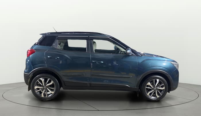 2021 Mahindra XUV300 W8 (O) 1.2 PETROL, Petrol, Manual, 93,983 km, Right Side View