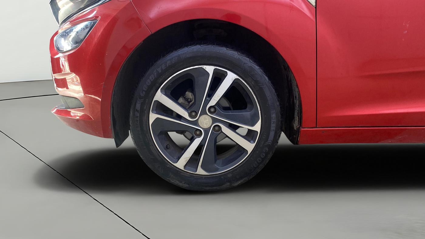 2021 Tata ALTROZ XZ PLUS PETROL, Petrol, Manual, 29,312 km, Left Front Wheel