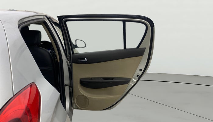 2012 Hyundai i20 SPORTZ 1.4 AT, Petrol, Automatic, 1,03,918 km, RHS Rear Door