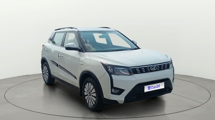 2021 Mahindra XUV300 W6 1.5 Sunroof Diesel, Diesel, Manual, 40,101 km, Right Front Diagonal