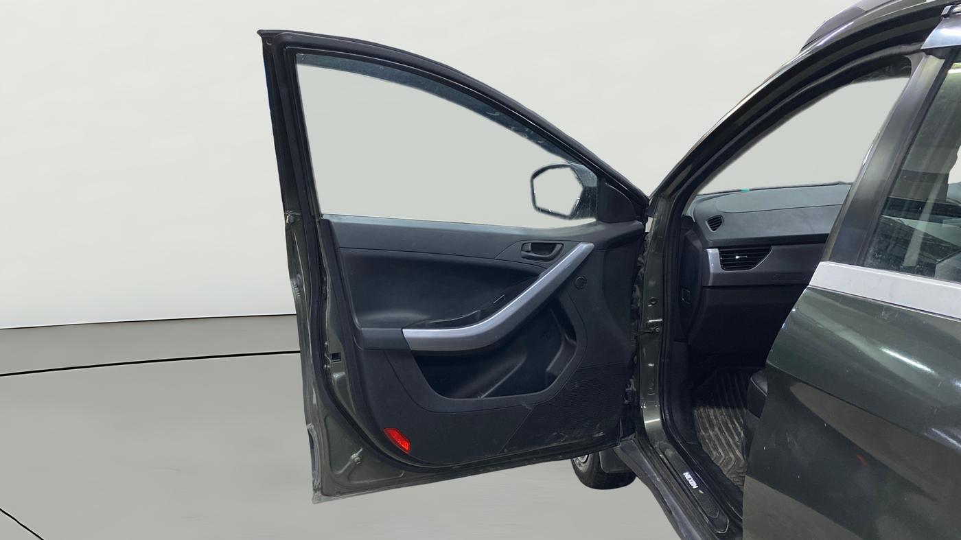 2022 Tata NEXON XM SUNROOF PETROL, CNG, Manual, 29,802 km, LHS Front Door