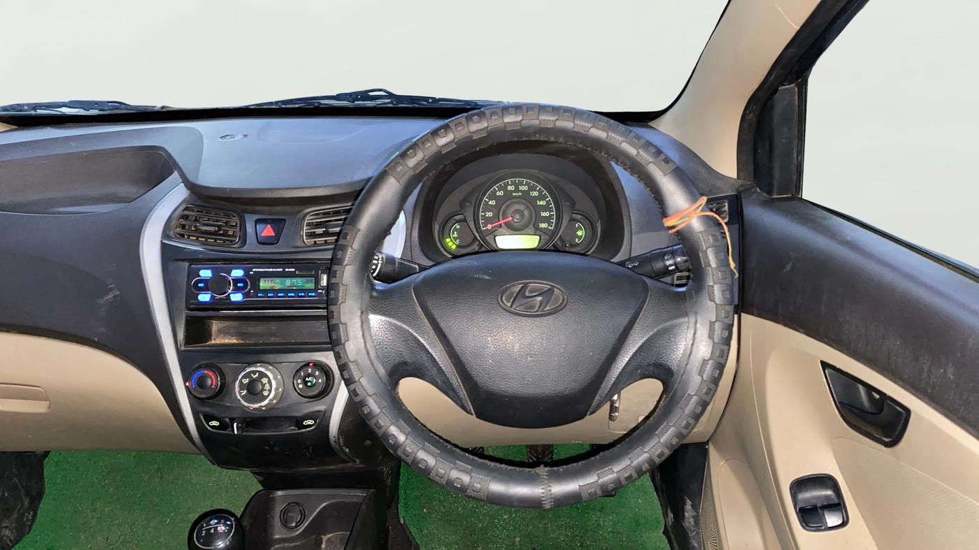 2016 Hyundai Eon ERA +, Petrol, Manual, 39,472 km, Steering Wheel Close Up