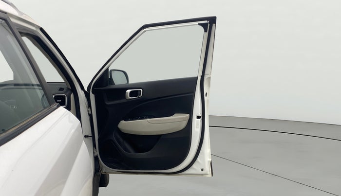 2023 Hyundai VENUE SX (O) 1.0 TURBO DCT, Petrol, Automatic, 11,876 km, RHS Front Door