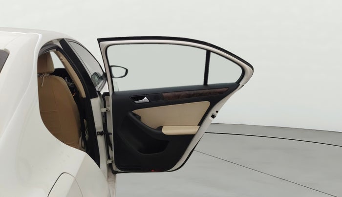 2014 Volkswagen Jetta COMFORTLINE TSI, Petrol, Manual, 1,11,587 km, RHS Rear Door