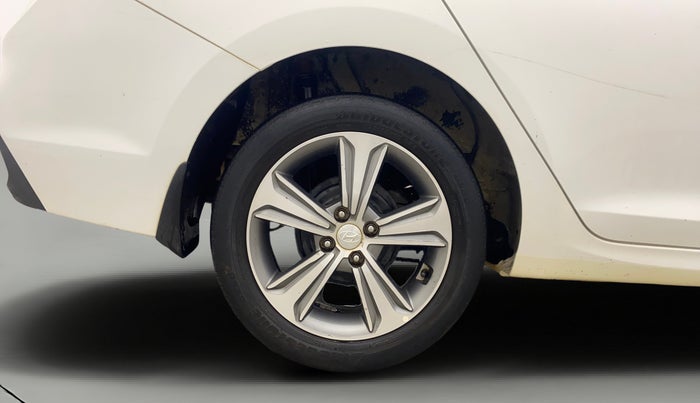 2018 Hyundai Verna 1.6 VTVT SX, Petrol, Manual, 50,169 km, Right Rear Wheel