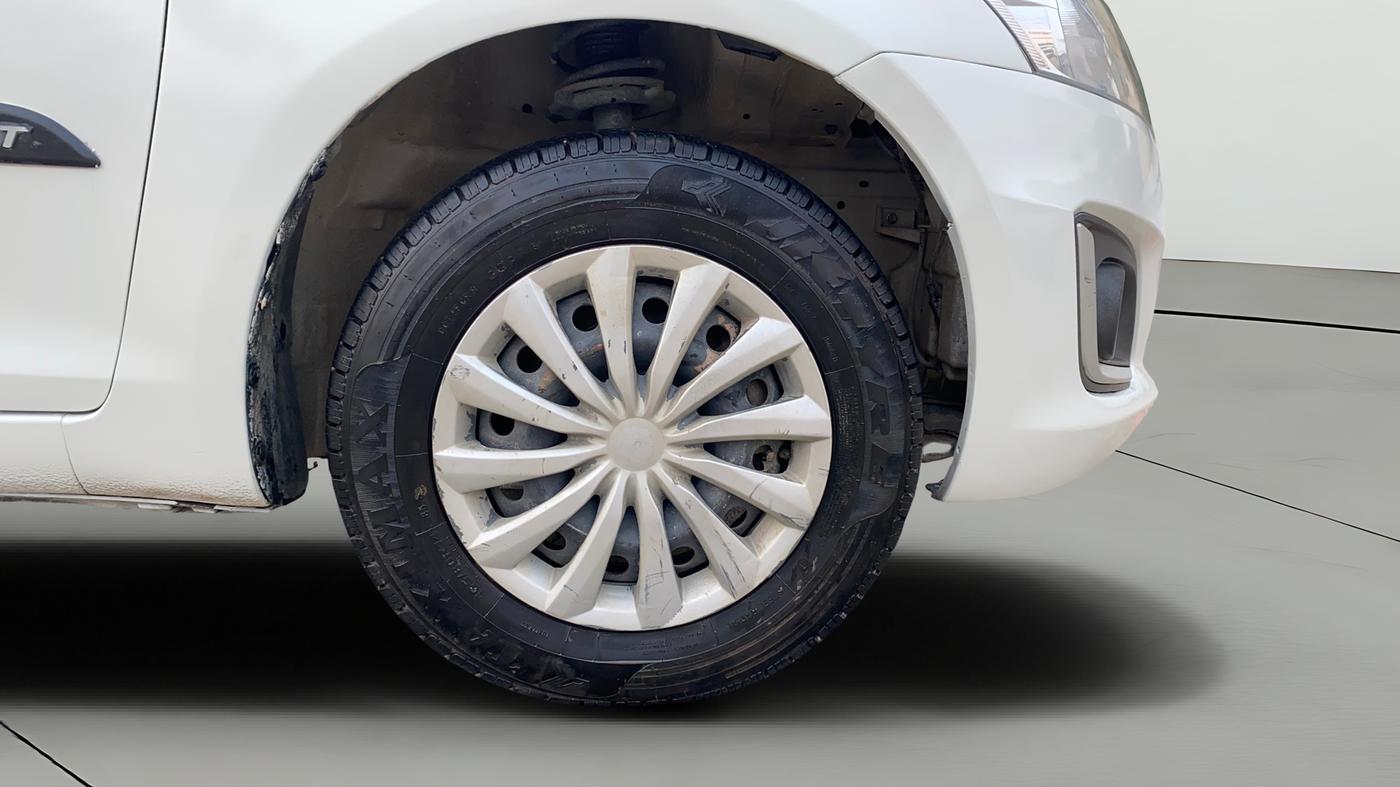 2015 Maruti Swift VXI, Petrol, Manual, 46,181 km, Right Front Wheel