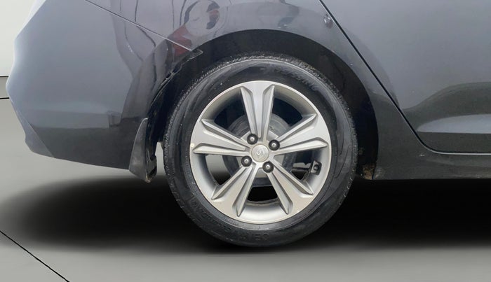 2019 Hyundai Verna 1.6 VTVT SX, CNG, Manual, 88,114 km, Right Rear Wheel