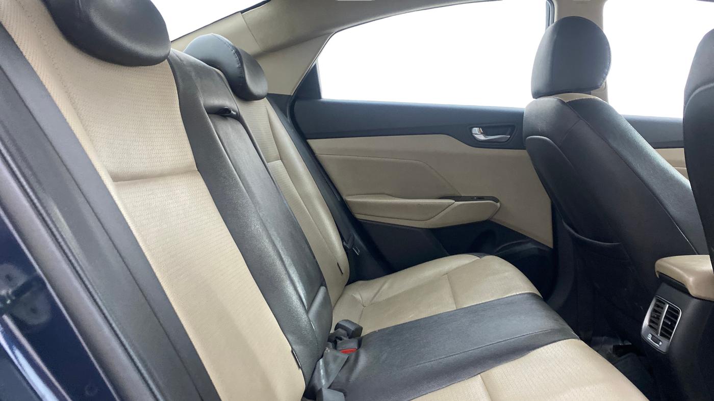 2022 Hyundai Verna SX (O) 1.5 VTVT IVT, Petrol, Automatic, 43,765 km, Right Side Rear Door Cabin