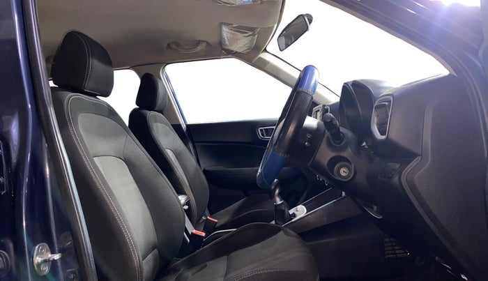 2022 Hyundai VENUE S (O) MT 1.5 CRDI, Diesel, Manual, 52,748 km, Right Side Front Door Cabin