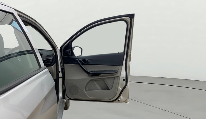 2018 Tata Tiago XT PETROL, Petrol, Manual, 50,971 km, RHS Front Door