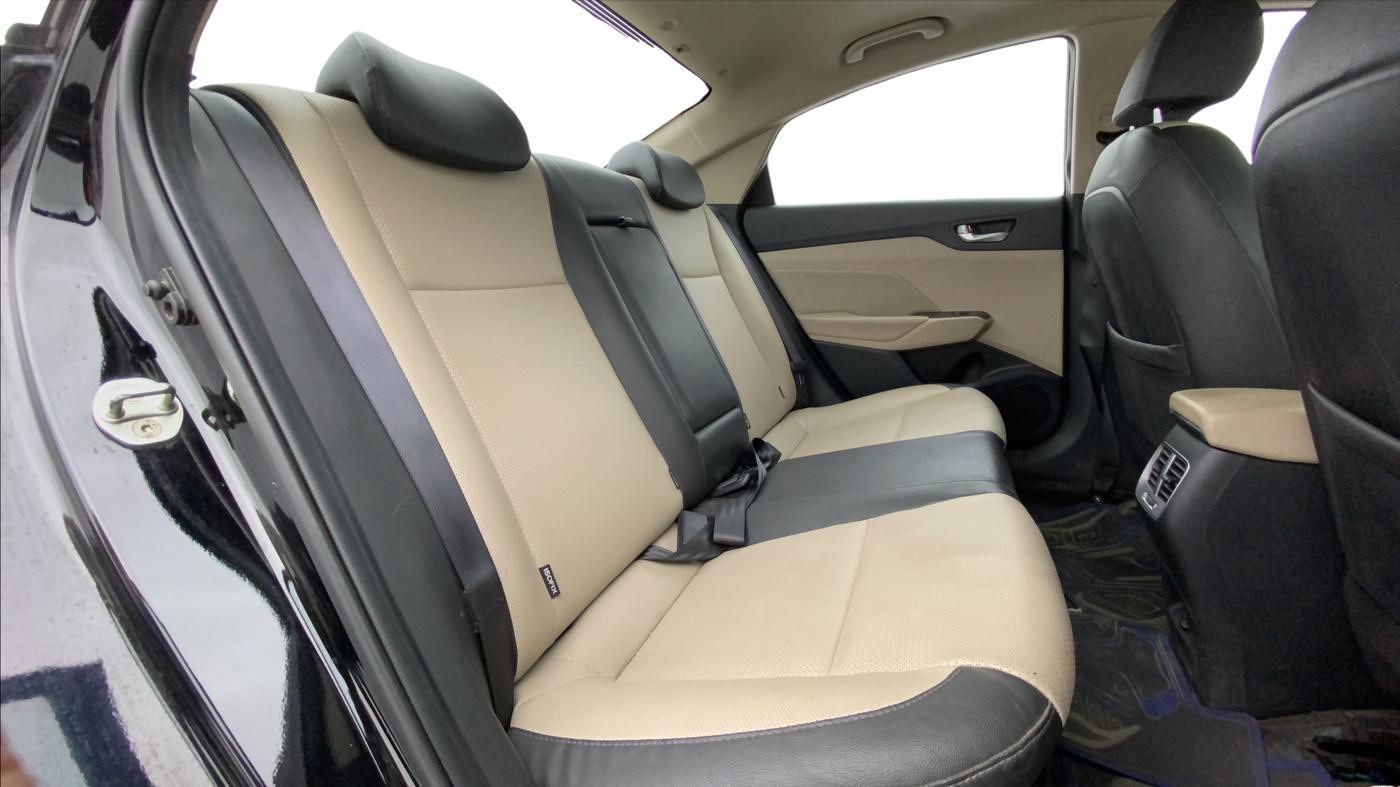 2022 Hyundai Verna SX (O)1.5 VTVT, Petrol, Manual, 27,934 km, Right Side Rear Door Cabin