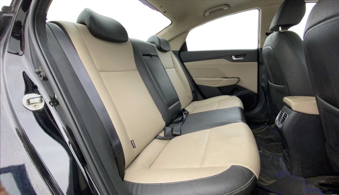 2022 Hyundai Verna SX (O)1.5 VTVT, Petrol, Manual, 26,894 km, Right Side Rear Door Cabin