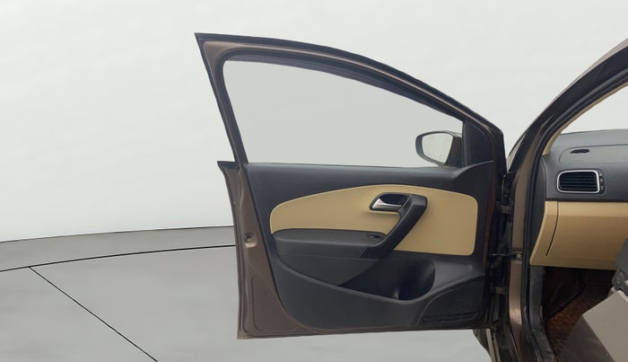 2016 Volkswagen Ameo HIGHLINE1.5L, Diesel, Manual, 1,21,509 km, LHS Front Door