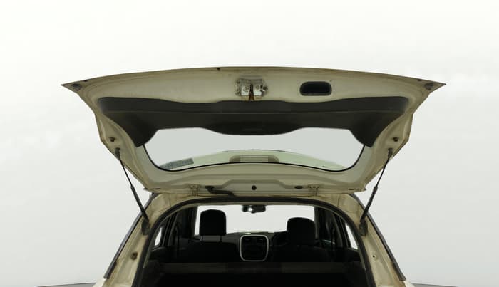 2016 Maruti Vitara Brezza LDI (O), Diesel, Manual, 1,20,785 km, Boot Door Open