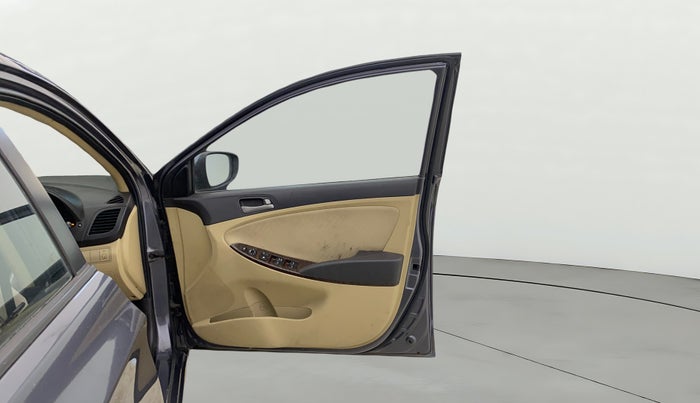 2016 Hyundai Verna 1.6 VTVT SX, Petrol, Manual, 39,219 km, RHS Front Door