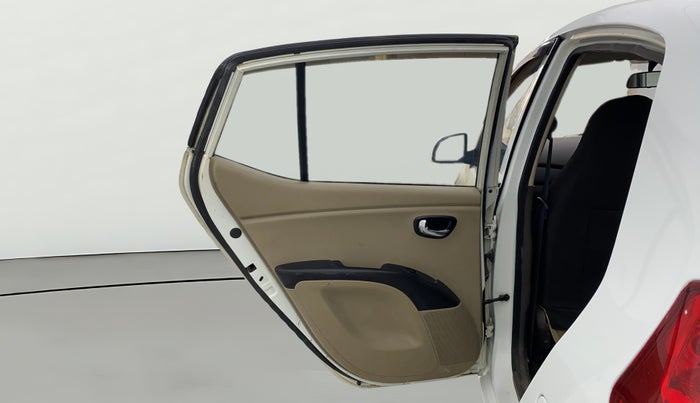 2013 Hyundai i10 MAGNA 1.1, CNG, Manual, 1,06,330 km, LHS Rear Door