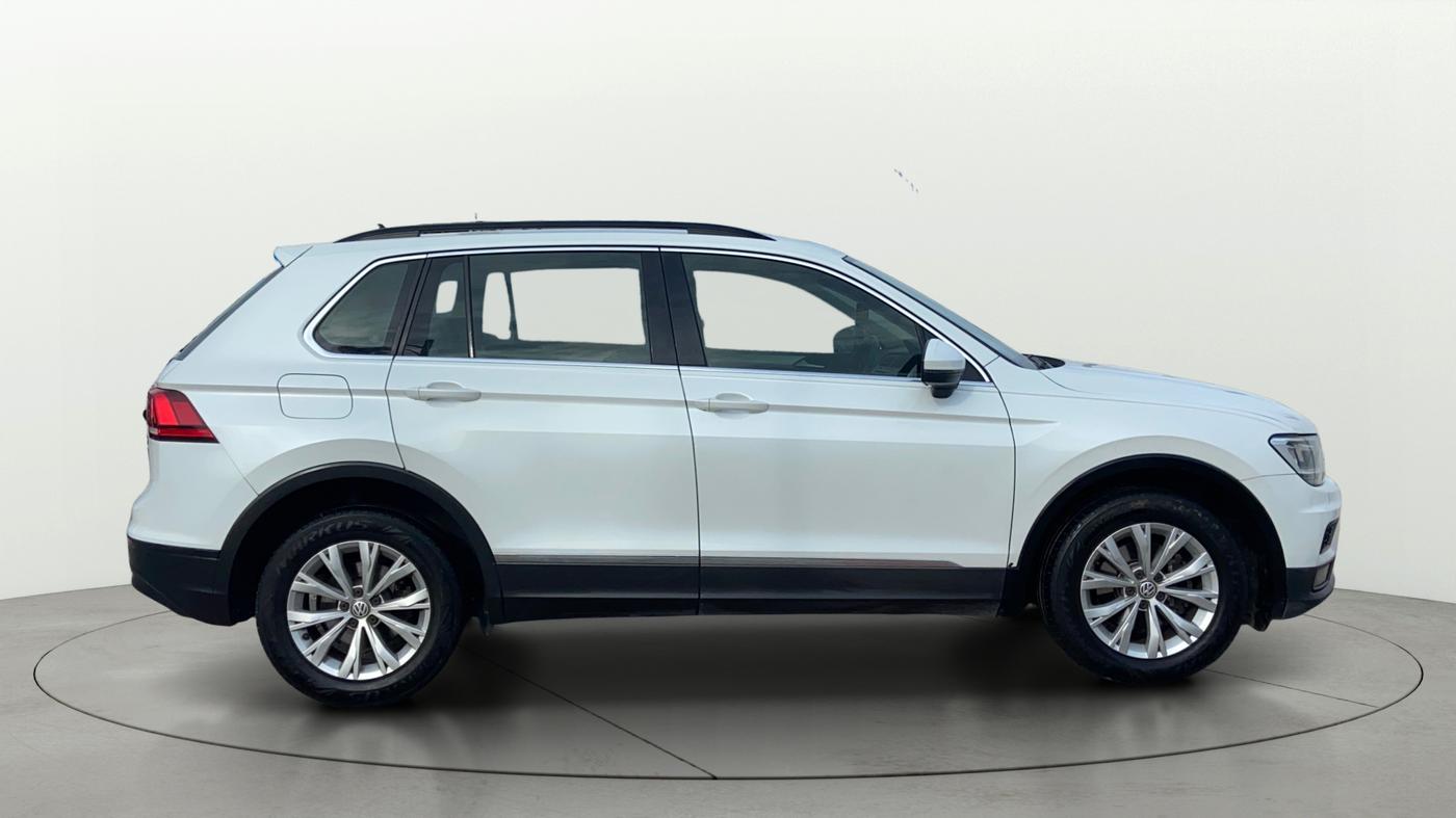 2019 Volkswagen TIGUAN COMFORTLINE TDI AT, Diesel, Automatic, 1,11,225 km, Right Side View