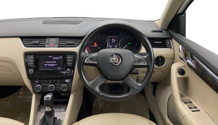 2014 Skoda Octavia ELEGANCE 1.8 TSI AT, Petrol, Automatic, 56,359 km, Steering Wheel Close Up