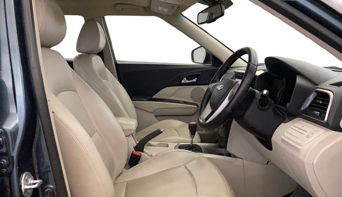 2019 Mahindra XUV300 W8 (O) 1.5 DIESEL AMT, Diesel, Automatic, 81,169 km, Right Side Front Door Cabin