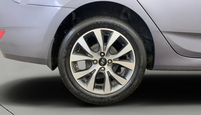 2015 Hyundai Verna FLUIDIC 4S 1.6 VTVT S(O), Petrol, Manual, 53,855 km, Right Rear Wheel