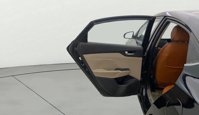 2018 Hyundai Verna 1.6 SX (O) CRDI MT, Diesel, Manual, 1,34,560 km, LHS Rear Door