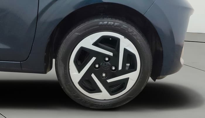 2023 Hyundai GRAND I10 NIOS SPORTZ AMT 1.2 KAPPA VTVT, Petrol, Automatic, 35,202 km, Right Front Wheel