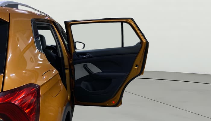 2022 Skoda KUSHAQ STYLE 1.0L TSI AT (6 AIRBAGS), Petrol, Automatic, 15,721 km, RHS Rear Door