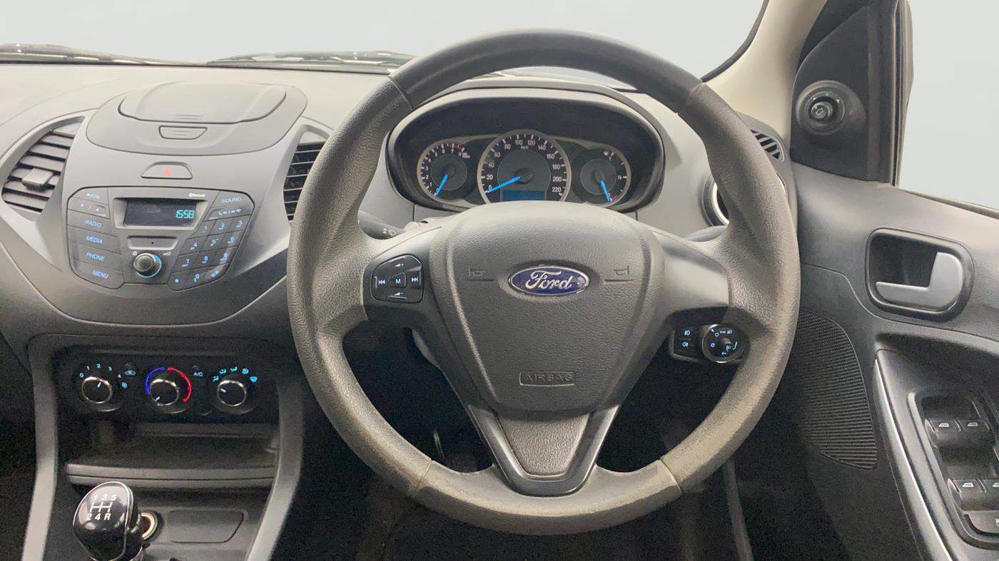 2017 Ford New Figo TREND 1.2 PETROL, Petrol, Manual, 1,00,958 km, Steering Wheel Close Up