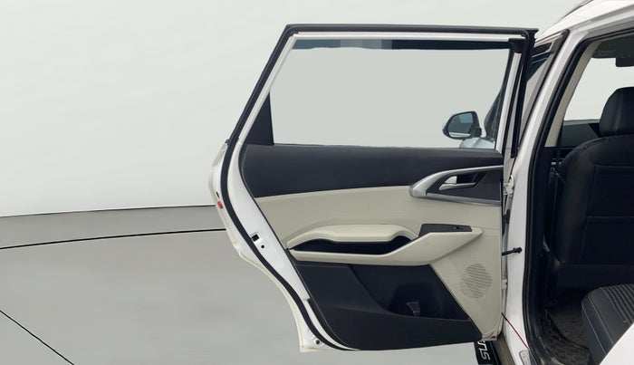 2023 KIA CARENS  PRESTIGE 1.5 TURBO PETROL IMT 7 STR , Petrol, Manual, 25,067 km, LHS Rear Door