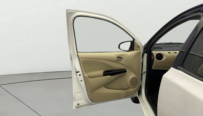 2019 Toyota Etios Liva V DUAL TONE, Petrol, Manual, 35,718 km, LHS Front Door
