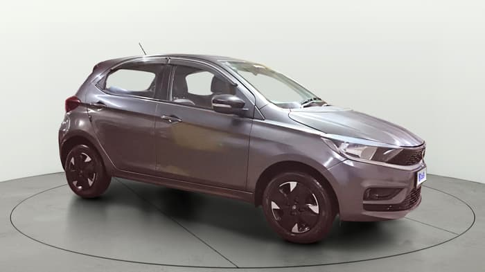 2025 Tata Tiago XTA CNG , CNG, Automatic, 18,915 km, Right Front Diagonal
