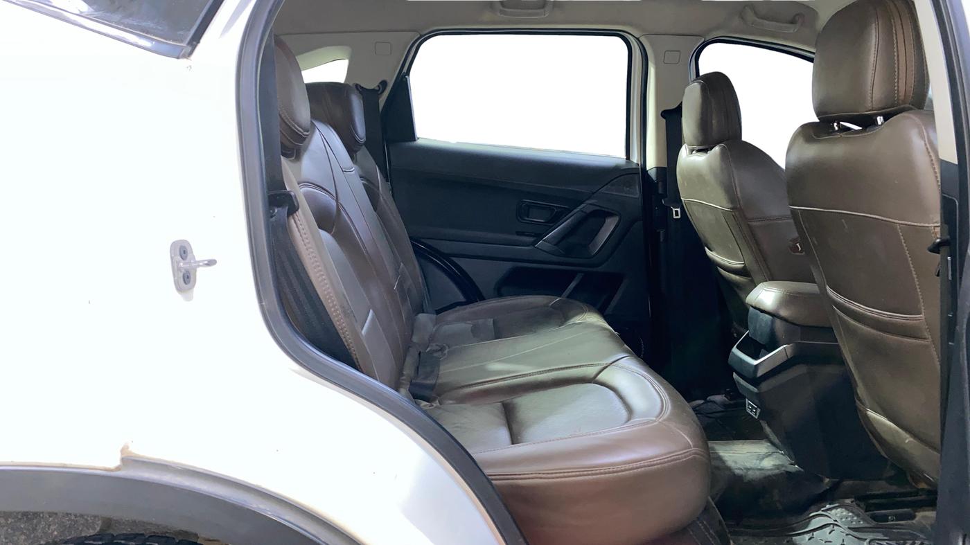 2022 Tata Harrier XE 2.0L KRYOTEC, Diesel, Manual, 72,489 km, Right Side Rear Door Cabin