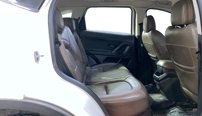 2022 Tata Harrier XE 2.0L KRYOTEC, Diesel, Manual, 72,489 km, Right Side Rear Door Cabin
