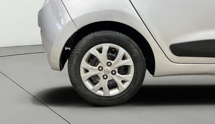 2015 Hyundai Grand i10 SPORTZ 1.2 KAPPA VTVT, CNG, Manual, 53,745 km, Right Rear Wheel