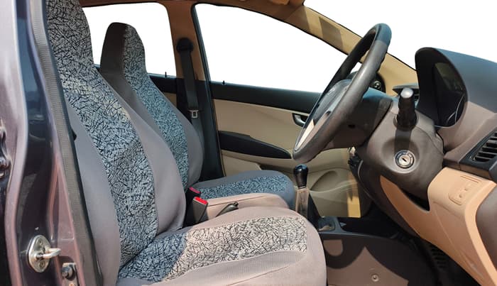 2014 Hyundai Eon SPORTZ, Petrol, Manual, 42,845 km, Right Side Front Door Cabin